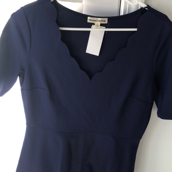 Short dress - Picture 5 of 7